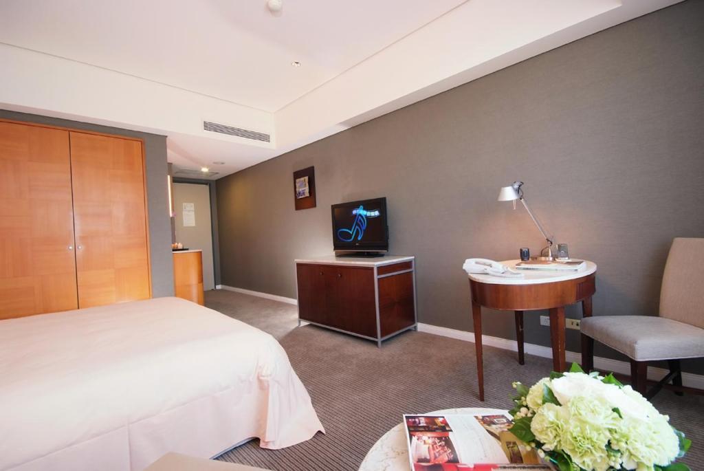 Welcome Hotel Тайпей Екстериор снимка