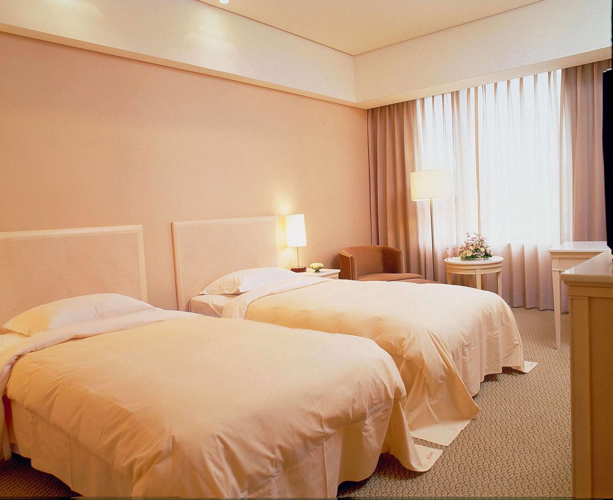 Welcome Hotel Тайпей Екстериор снимка