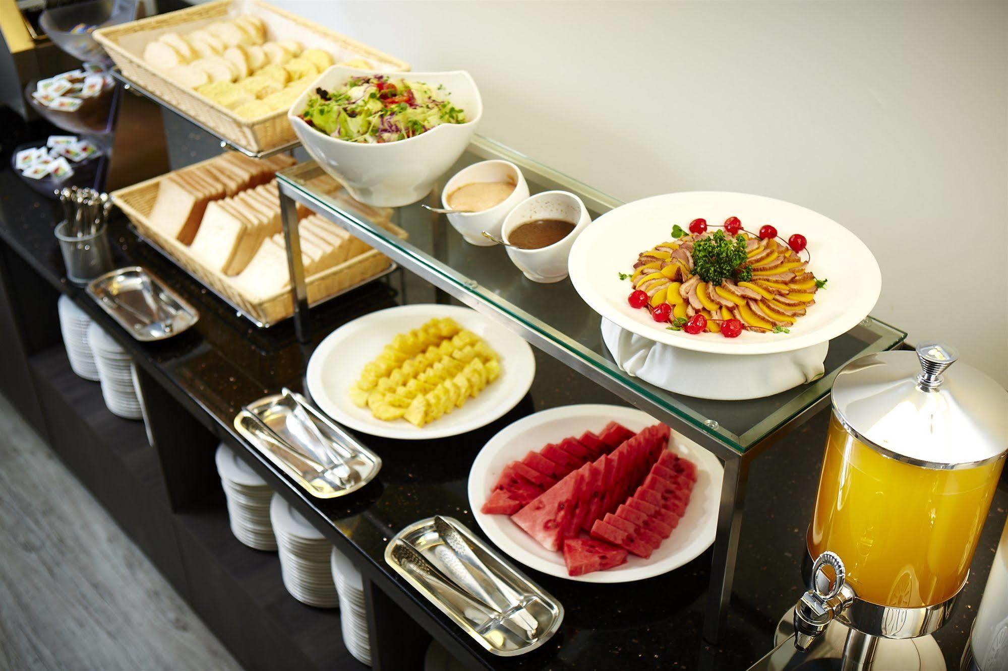 Welcome Hotel Тайпей Екстериор снимка