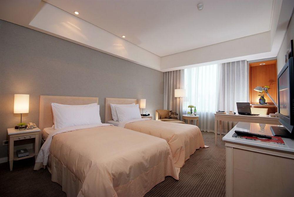 Welcome Hotel Тайпей Екстериор снимка